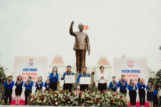 Thành đoàn thành phố Hồ Chí Minh tuyên dương 52 Bí thư Đoàn xã giỏi