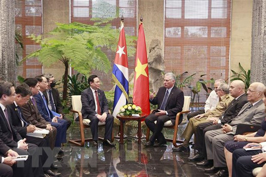 Chủ tịch Quốc hội Vương Đình Huệ hội kiến Đại tướng Raúl Castro Ruz và Bí thư thứ nhất, Chủ tịch Cuba Miguel Díaz-Canel
