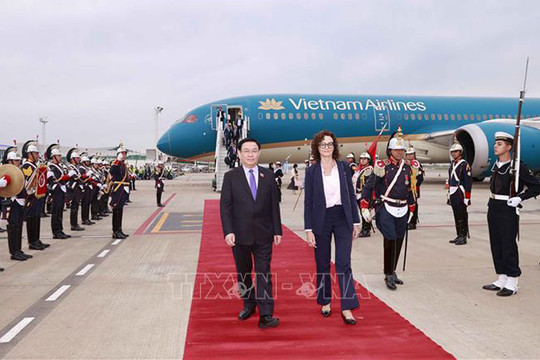 Chủ tịch Quốc hội Vương Đình Huệ bắt đầu thăm chính thức Cộng hòa Argentina