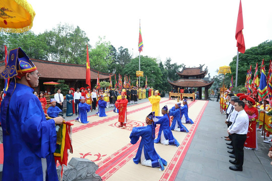 Trang nghiêm lễ giỗ Quốc Tổ Lạc Long Quân tại Khu di tích lịch sử Đền Hùng