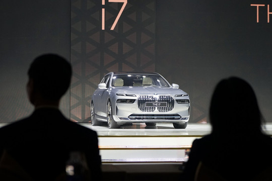 BMW chính thức mang ô tô điện vào thị trường Việt Nam