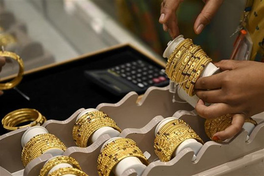 Giá vàng tại thị trường châu Á giảm chiều 1-5 do đồng USD mạnh