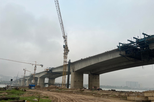 Cầu Vĩnh Tuy - giai đoạn 2 thi công không nghỉ lễ, quyết tâm hoàn thành dịp 2-9-2023