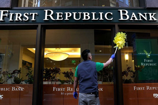 JPMorgan Chase mua lại First Republic Bank nhằm ngăn chặn khủng hoảng