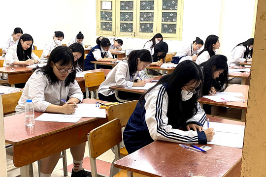 Học sinh Hà Nội ghi mã hội đồng đăng ký thi tốt nghiệp THPT là 01
