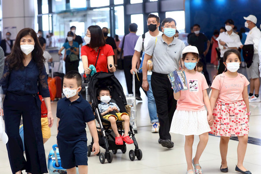 Hành khách quốc tế qua sân bay Nội Bài tăng 299%