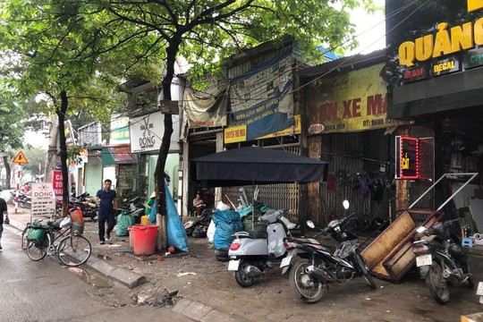 Nhiều nguy hiểm tiềm ẩn từ những gian nhà tạm ở phố Quan Hoa