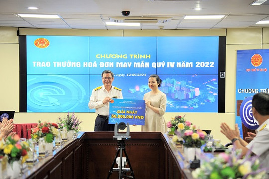 Cục Thuế thành phố Hà Nội trao thưởng hóa đơn may mắn quý IV-2022