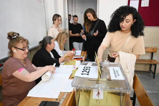 Tổng tuyển cử tại Thổ Nhĩ Kỳ: Cuộc đua chưa đến hồi kết