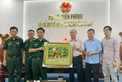 Hội Nhà báo thành phố Hà Nội thăm, làm việc với Bộ đội Biên phòng tỉnh Cà Mau