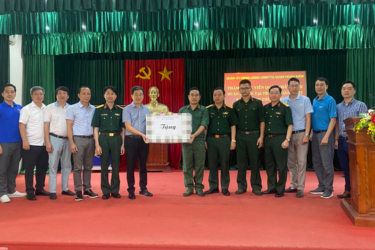 Quận Hoàn Kiếm thăm, động viên quân nhân dự bị tại Trung đoàn Pháo binh 452