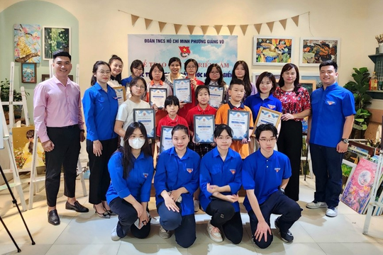 Học sinh trường Tiểu học Kim Đồng đạt nhiều giải cao cuộc thi vẽ tranh “Đất nước nhìn từ biển”
