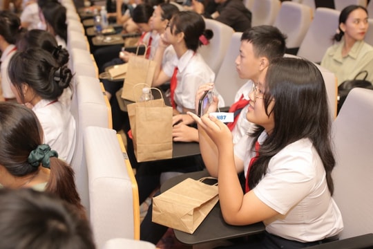 Học sinh thi tài ứng dụng giáo dục STEM vào cuộc sống