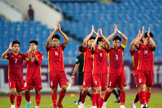 Đội tuyển Việt Nam đá giao hữu với Syria trên sân Thiên Trường