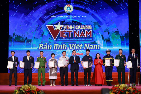 Vinh quang Việt Nam 2023 tôn vinh 16 tấm gương điển hình