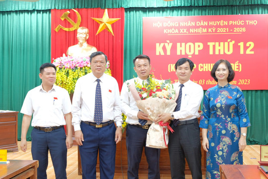 Ông Nguyễn Đình Sơn được bầu là Chủ tịch UBND huyện Phúc Thọ