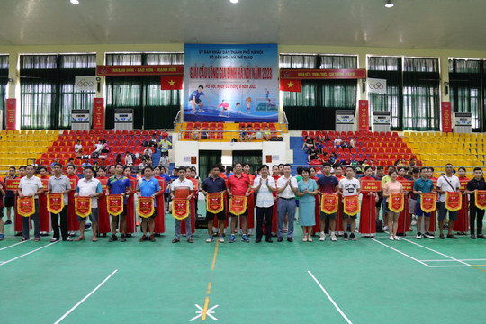 Hơn 250 vận động viên tham gia thi đấu Giải cầu lông gia đình thành phố Hà Nội năm 2023