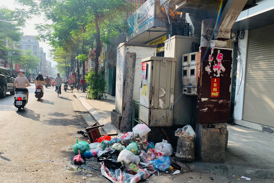 Hà Nội: Nhiều tủ điện tiếp tục bị ''bôi bẩn''