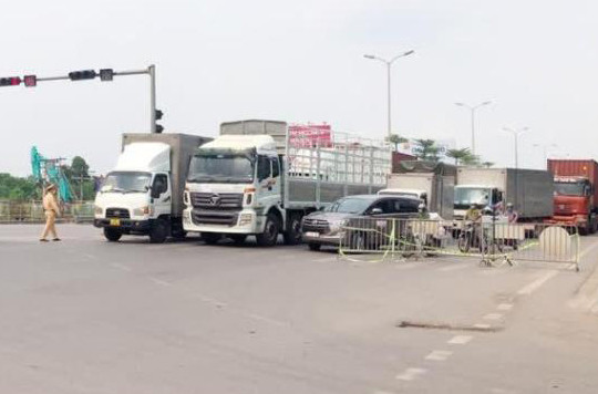 Mất an toàn giao thông trên đường Nguyễn Bình