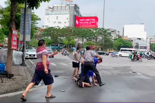 Phóng viên Đài PT-TH Hà Nội bị hành hung khi đang tác nghiệp