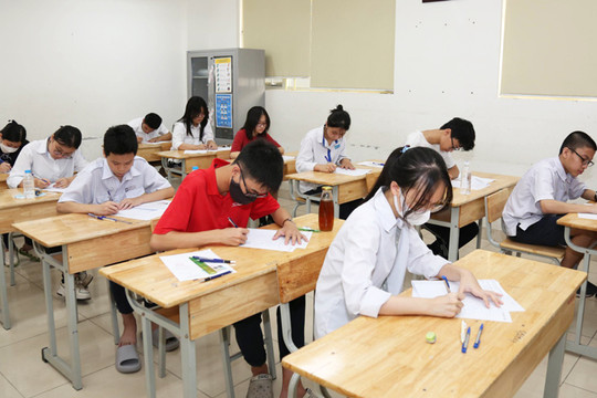 Kỳ thi tuyển sinh lớp 10 tại Hà Nội: Vòng trong coi thi nghiêm túc, vòng ngoài yên tĩnh