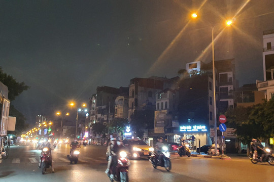 Hà Nội: Tiết giảm 62.271 kWh/ngày, tương đương 25% điện năng chiếu sáng công cộng