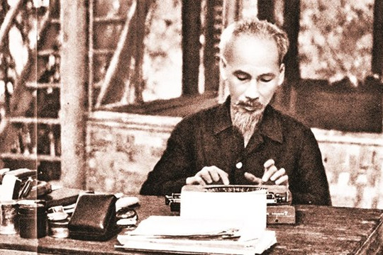 Hồ Chí Minh - nhà báo lỗi lạc, nhà sáng lập và người thầy vĩ đại của báo chí cách mạng Việt Nam