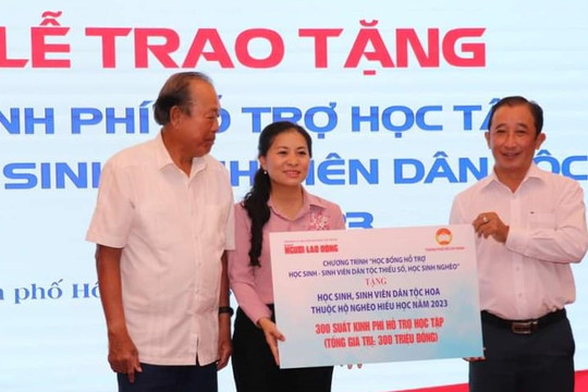 TP Hồ Chí Minh: Trao 300 triệu đồng học bổng tặng học sinh nghèo dân tộc Hoa