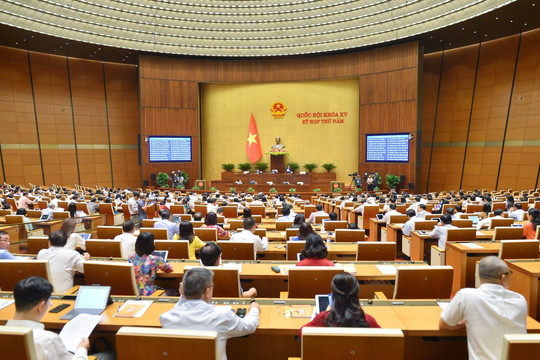 Quốc hội thảo luận ở hội trường về dự án Luật Căn cước công dân (sửa đổi)
