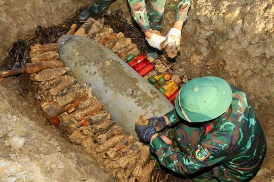 Thành phố Hồ Chí Minh: Tiêu hủy 16,2 tấn bom mìn, vật liệu nổ