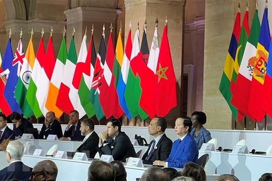 Bế mạc Hội nghị Thượng đỉnh về Hiệp ước Tài chính Toàn cầu Mới