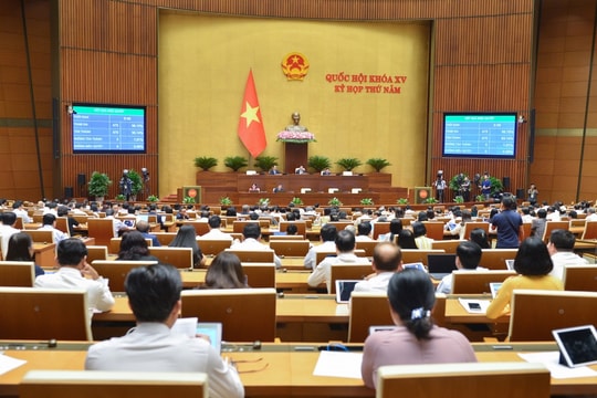 Quốc hội quyết định nâng thời hạn tạm trú tại cửa khẩu lên 45 ngày