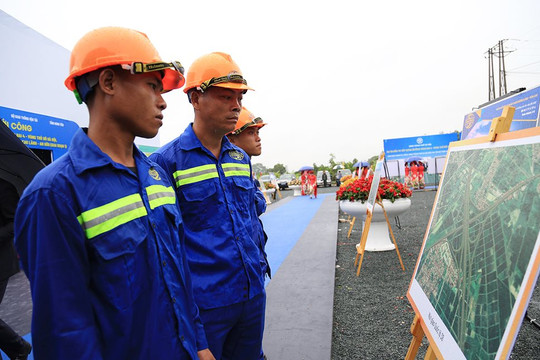 Hình ảnh ấn tượng tại lễ khởi công dự án đường Vành đai 4 - Vùng Thủ đô Hà Nội