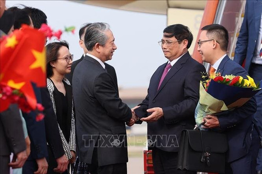 Thủ tướng Phạm Minh Chính tới Bắc Kinh bắt đầu thăm chính thức Trung Quốc và dự hội nghị thường niên Diễn đàn Kinh tế thế giới