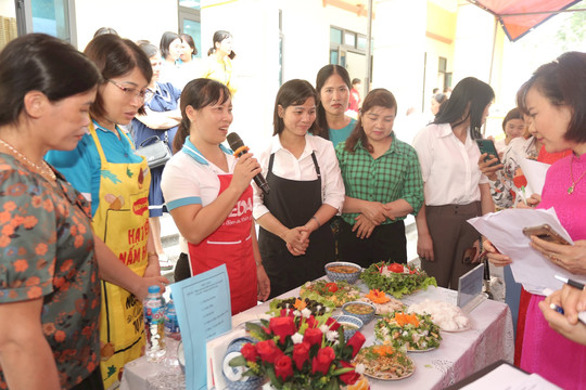 Hội Liên hiệp phụ nữ huyện Ứng Hòa tổ chức Ngày hội Gia đình gắn kết yêu thương