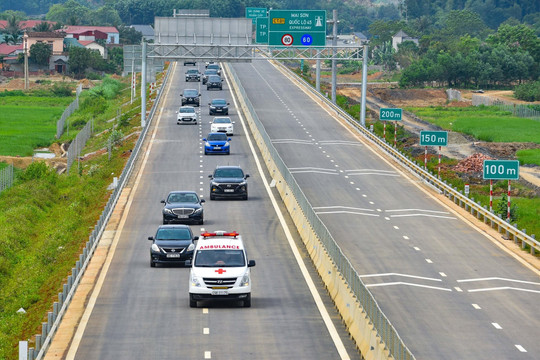 Nghiệm thu hơn 53km cao tốc Bắc - Nam đoạn Mai Sơn - quốc lộ 45