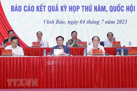 Chủ tịch Quốc hội Vương Đình Huệ tiếp xúc cử tri tại huyện Vĩnh Bảo, Hải Phòng