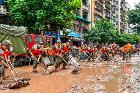 Chủ tịch Trung Quốc Tập Cận Bình yêu cầu tăng cường bảo vệ người dân và tài sản trong lũ lụt