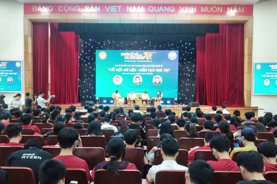 Giao lưu giải thưởng Nhân tài Đất Việt tại Đại học Bách khoa Hà Nội