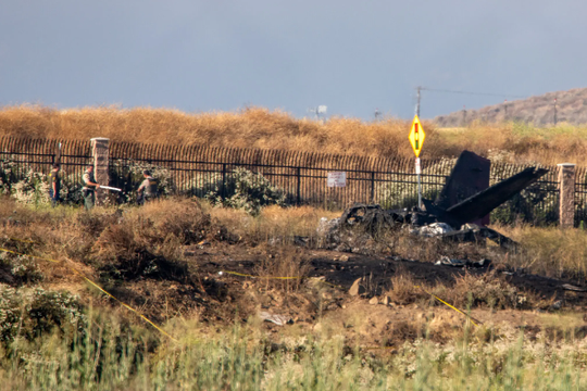 Mỹ: Rơi máy bay cỡ nhỏ ở Los Angeles, 6 người thiệt mạng