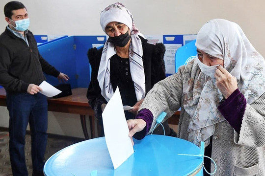 Uzbekistan tổ chức bầu cử Tổng thống trước thời hạn