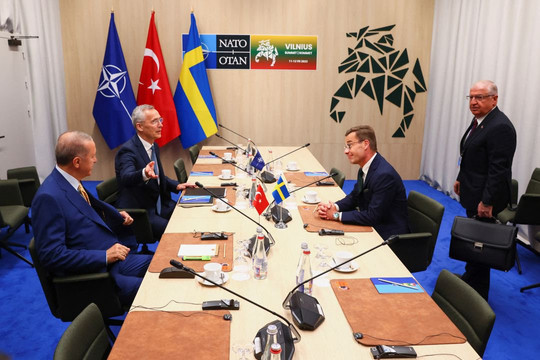 NATO thu hẹp khác biệt về việc cho phép Ukraine gia nhập liên minh