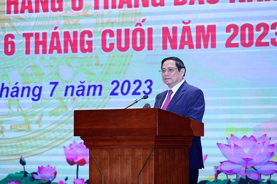 Thủ tướng Chính phủ Phạm Minh Chính: Tiếp tục quyết liệt giảm mặt bằng lãi suất