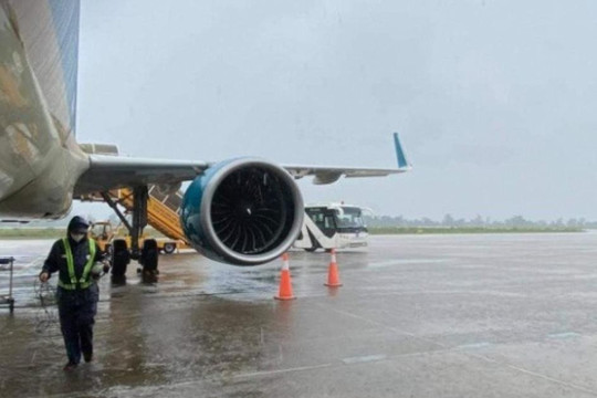 Vietnam Airlines điều chỉnh lịch bay lần 1 do ảnh hưởng của bão Talim