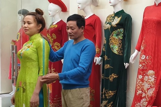 Người Trạch Xá đưa áo dài Việt vươn xa