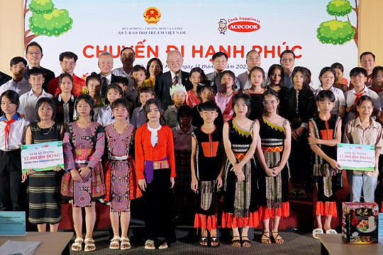 Lan tỏa niềm vui cùng chương trình “Chuyến đi hạnh phúc” tại Acecook Việt Nam