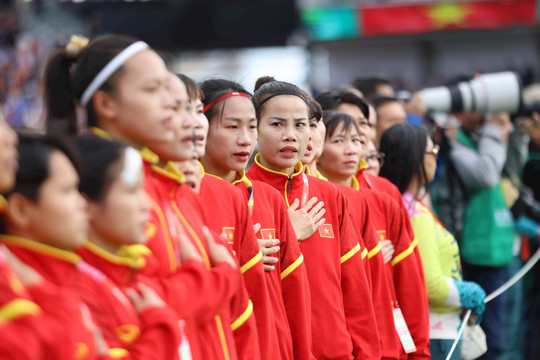 HLV Mai Đức Chung tự hào khi cả thế giới lắng nghe Quốc ca Việt Nam