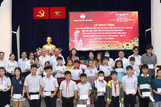Thành phố Hồ Chí Minh: Trao 112 suất học bổng nhân Ngày Thương binh - Liệt sĩ