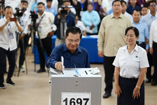 Cử tri Campuchia bỏ phiếu bầu cử nghị sĩ Quốc hội khóa VII