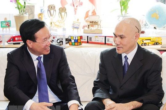 Chủ tịch nước Võ Văn Thưởng thăm gia đình Tiến sĩ Vật lý Nguyễn Duy Hà